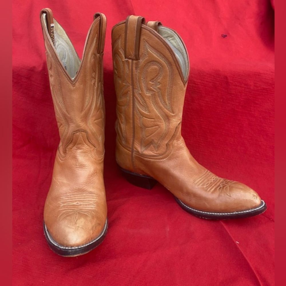 HONDO Women's. Cowboy Leather Boots Size 6.5  C